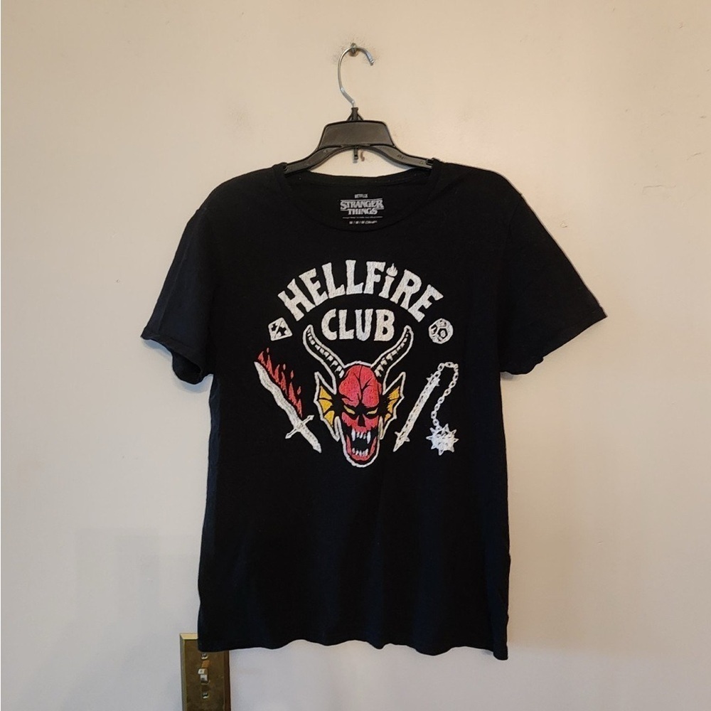 Netflix Stranger Things Hellfire Club Men's Graphic T-Shirt Size medium